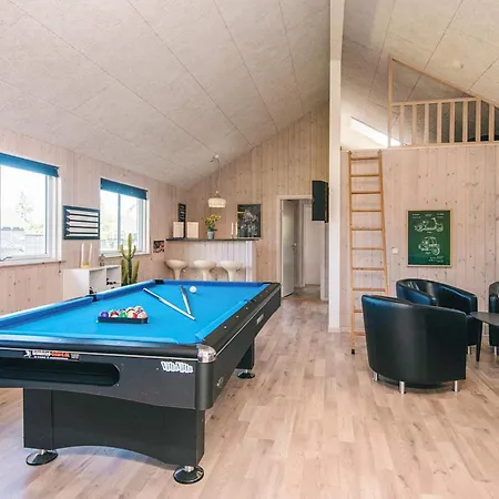 Luxury Pool Retreat In *