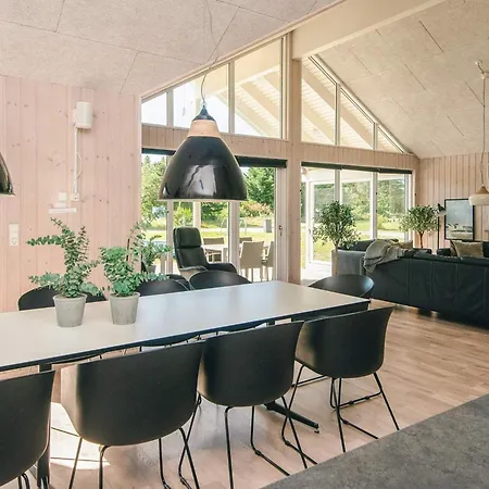 Luxury Pool Retreat In - By Traum Holiday home