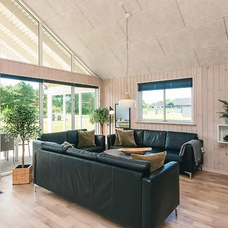 度假居 Luxury Pool Retreat In 布拉万德