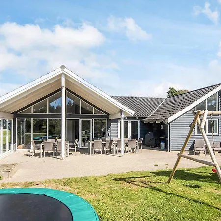 Luxury Pool Retreat In - By Traum Holiday home